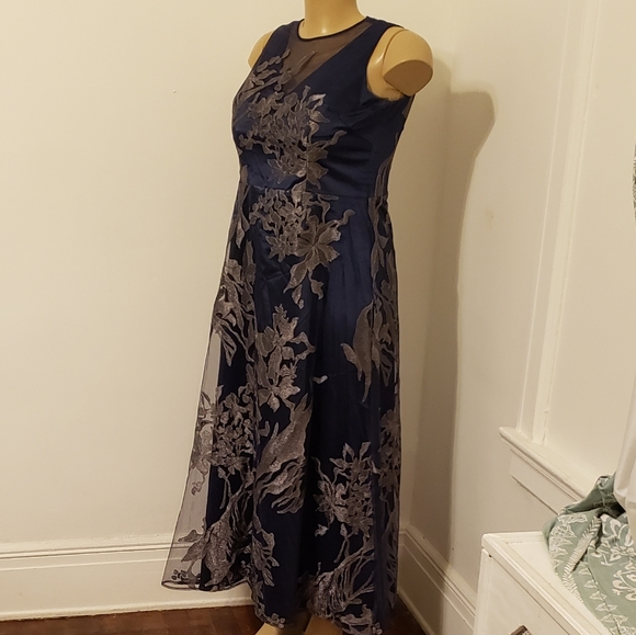 Women's Gown by David Meister - Picture 3 of 7